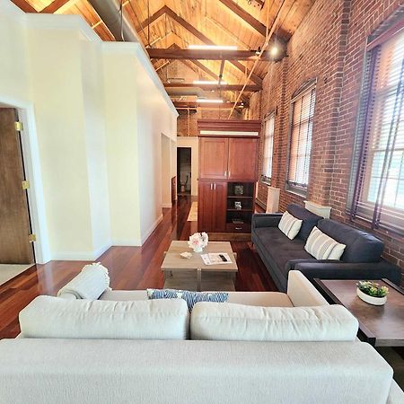 Jennifer'S Riverfront Foundry Apartment Downtown Провиденс Экстерьер фото