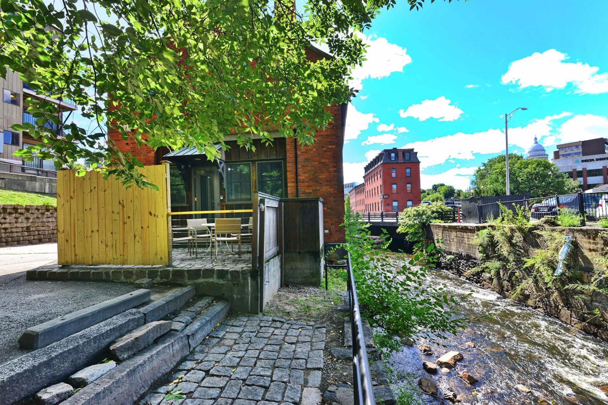 Jennifer'S Riverfront Foundry Apartment Downtown Провиденс Экстерьер фото