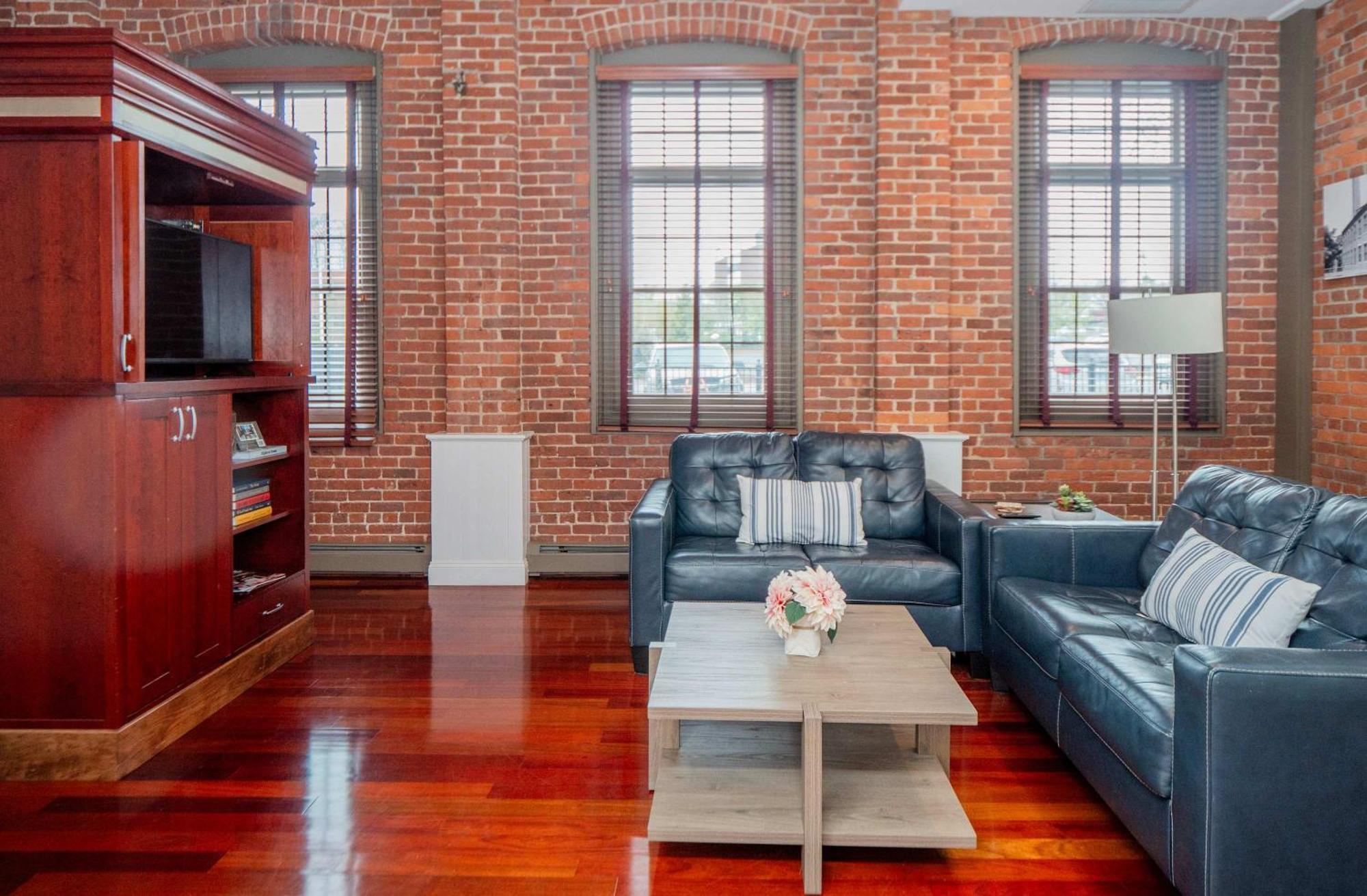 Jennifer'S Riverfront Foundry Apartment Downtown Провиденс Экстерьер фото